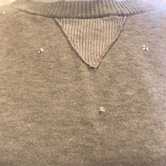 Peyton Primrose Grey Crew Neck Long Sleeve Sweater - Picture 5 of 11